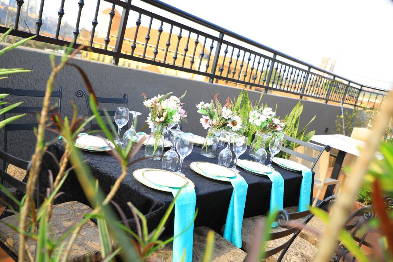 Galaxy Motel Kampala Zewnętrze zdjęcie