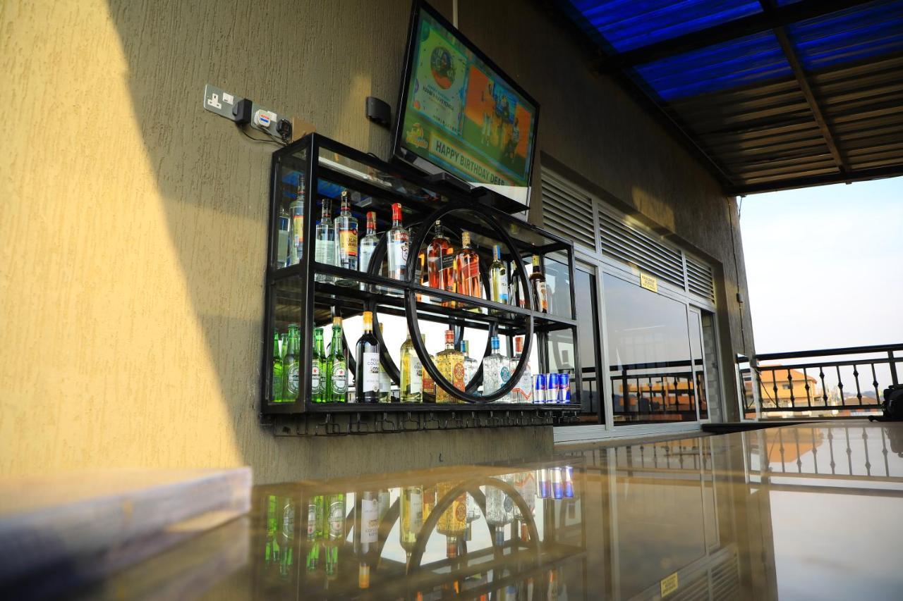 Galaxy Motel Kampala Zewnętrze zdjęcie