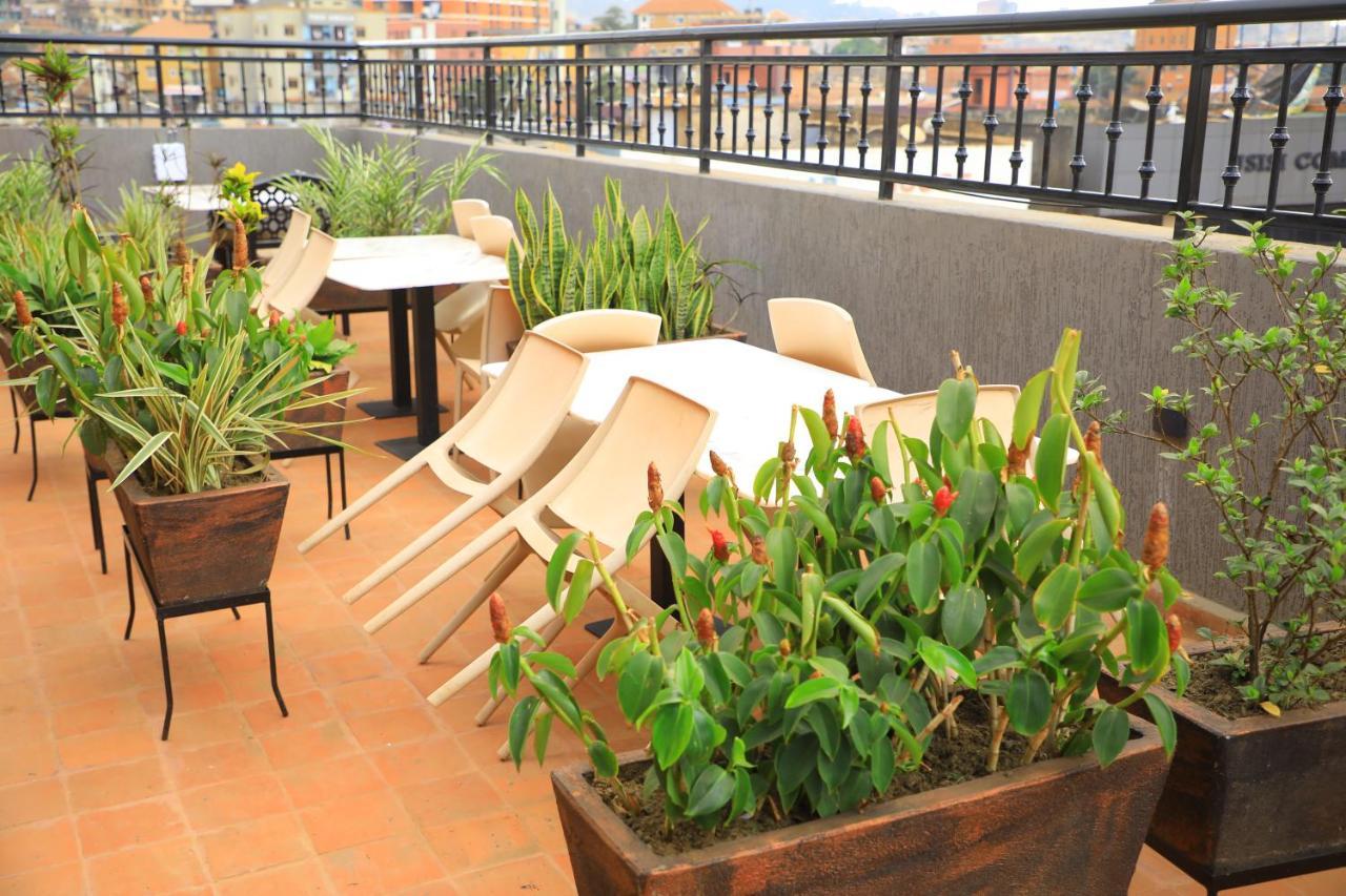 Galaxy Motel Kampala Zewnętrze zdjęcie