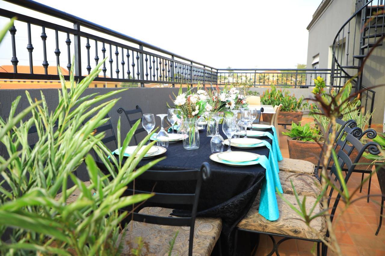 Galaxy Motel Kampala Zewnętrze zdjęcie
