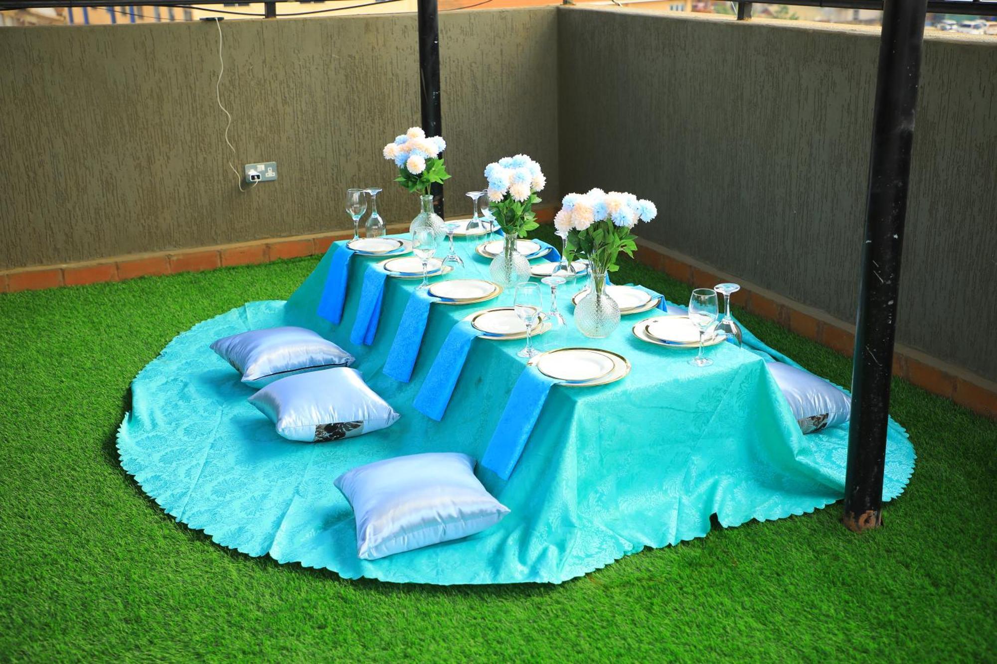 Galaxy Motel Kampala Zewnętrze zdjęcie