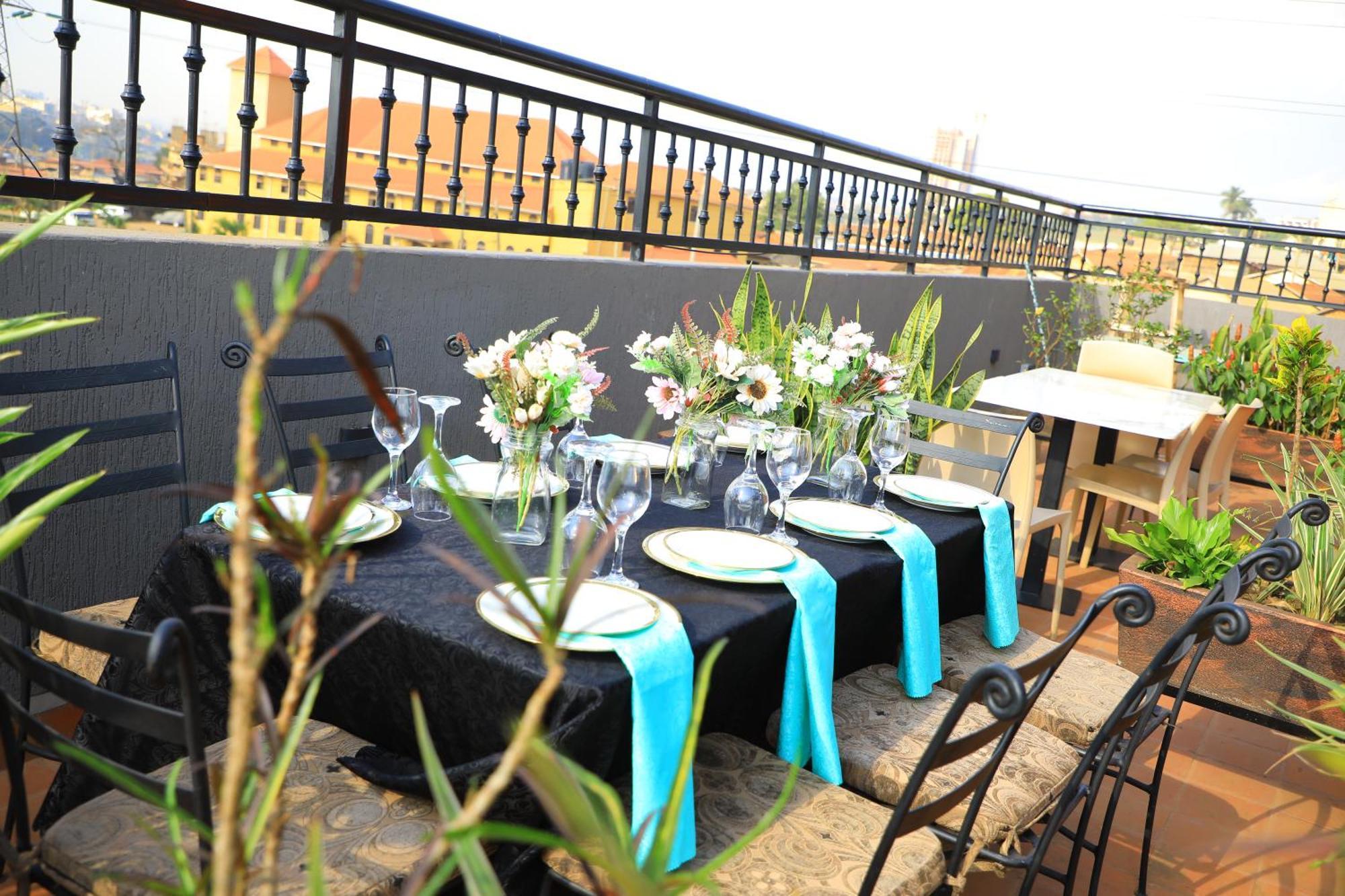 Galaxy Motel Kampala Zewnętrze zdjęcie